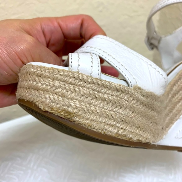 BCBG wedge size 6B - Picture 8 of 10
